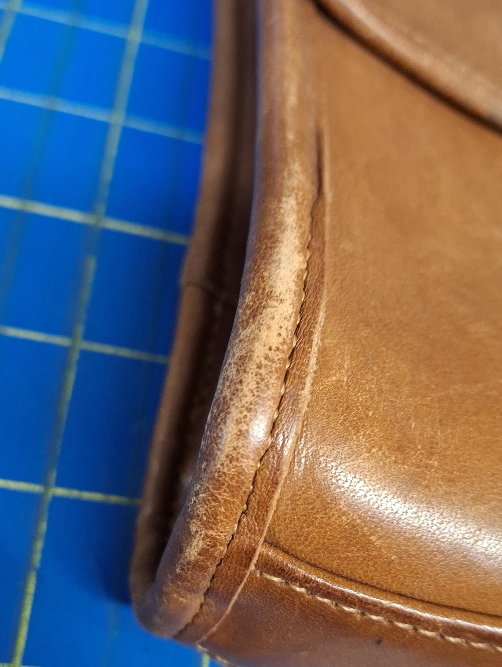 Vintage Coach Brown Leather Crossbody Bag Turn-Lock Brass Closure - Picture 3 of 16